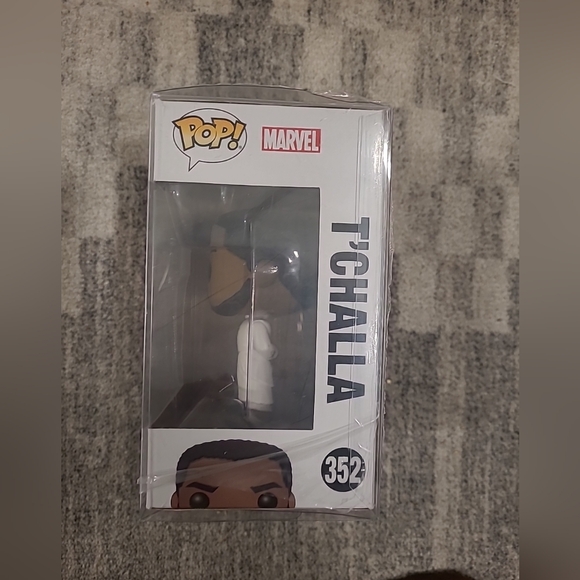 Funko Pop! Black Panther - T'Challa - (White) #352 - Picture 3 of 5